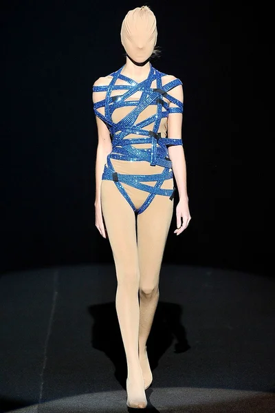 Look 8